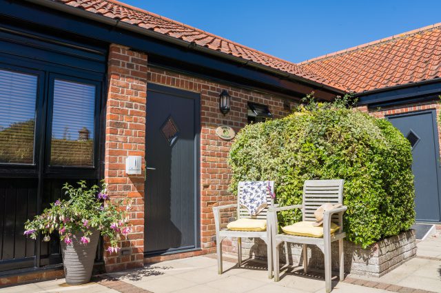 Lower Wood Farm - Courtyard